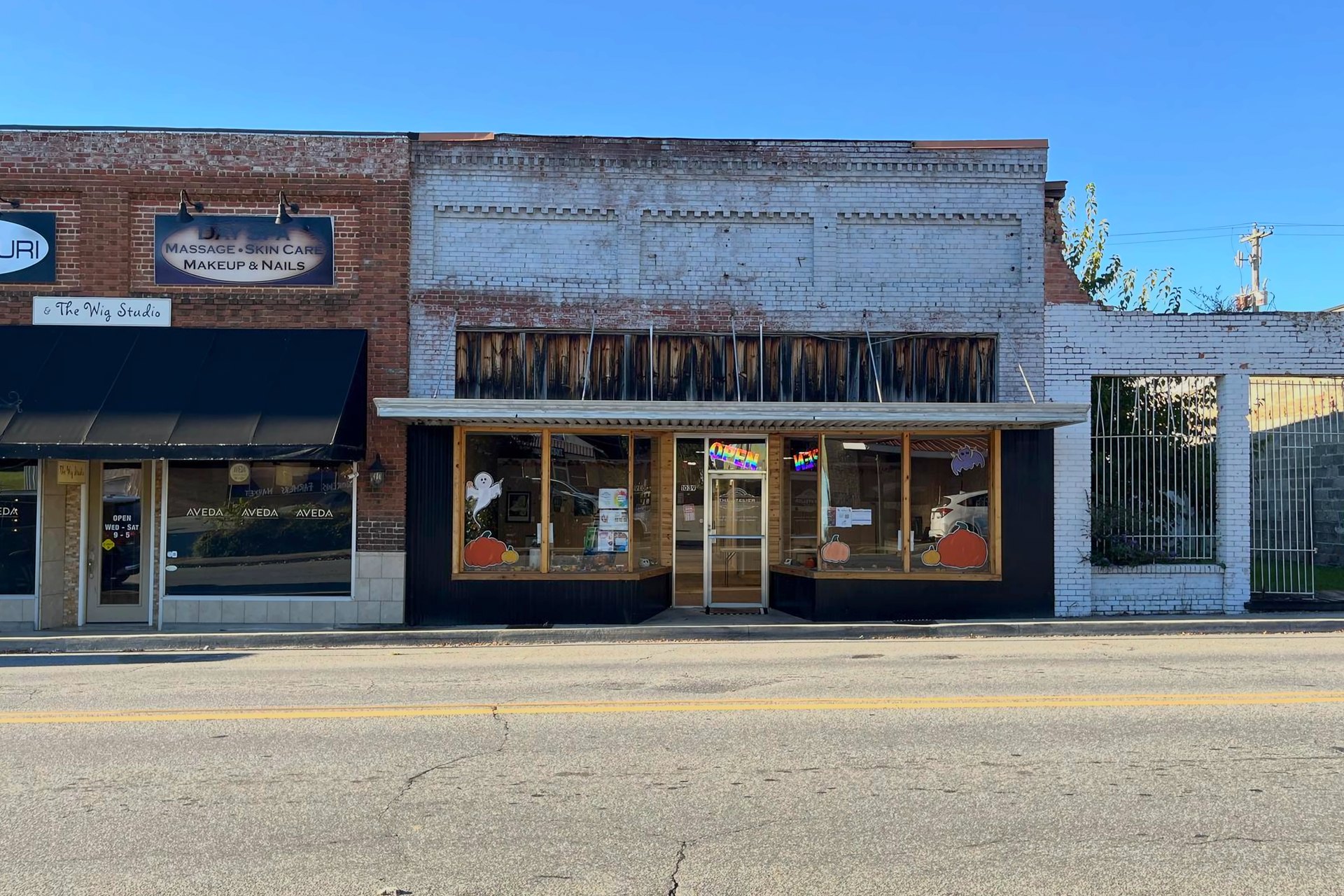 1039 Main Street